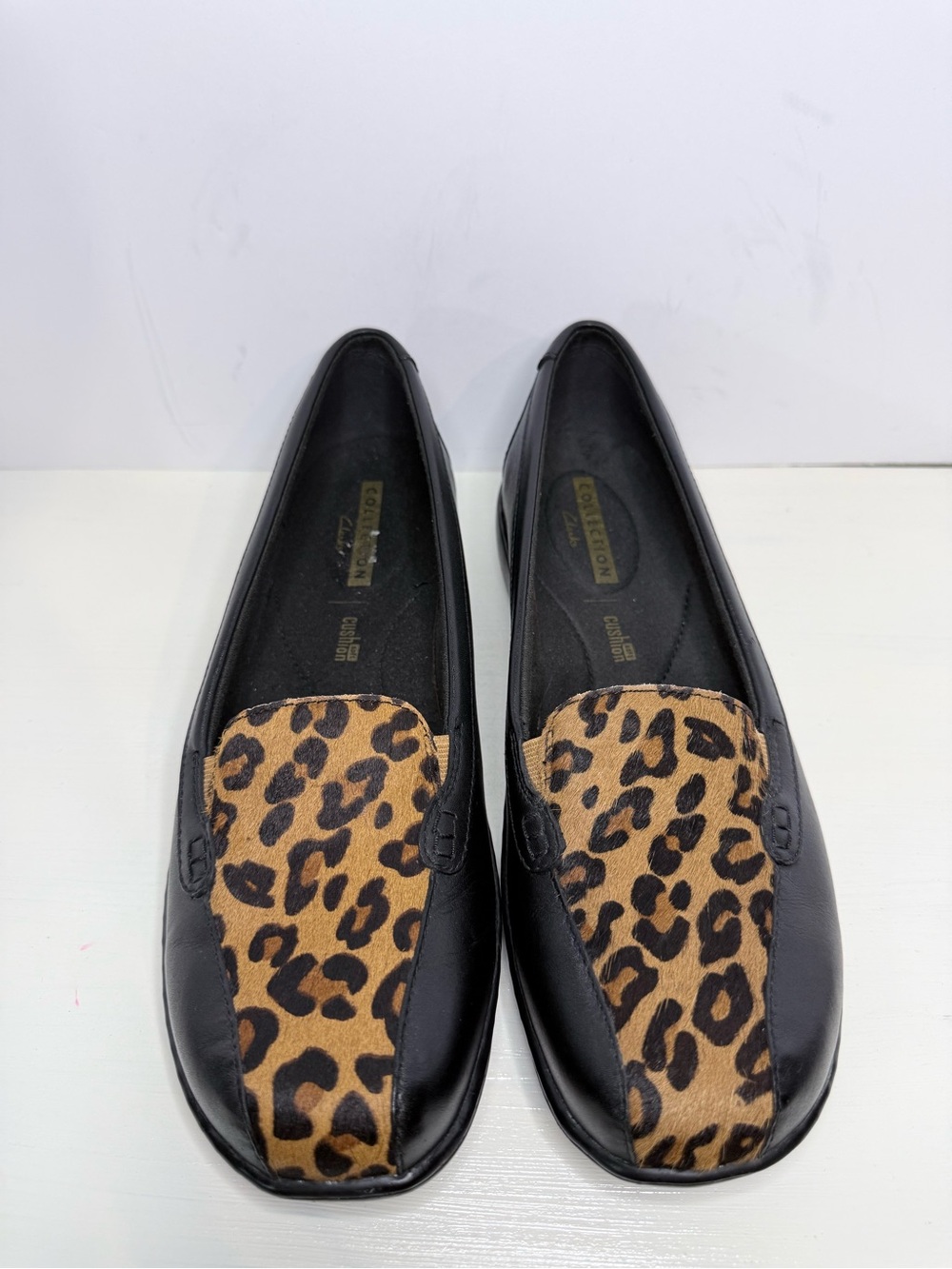 Clarks Collection Black Leather Leopard Print Loafer Comfort Flats Size 8.5